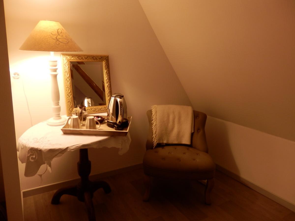Au Presbytere De Dagmar Erbrée Kamer foto
