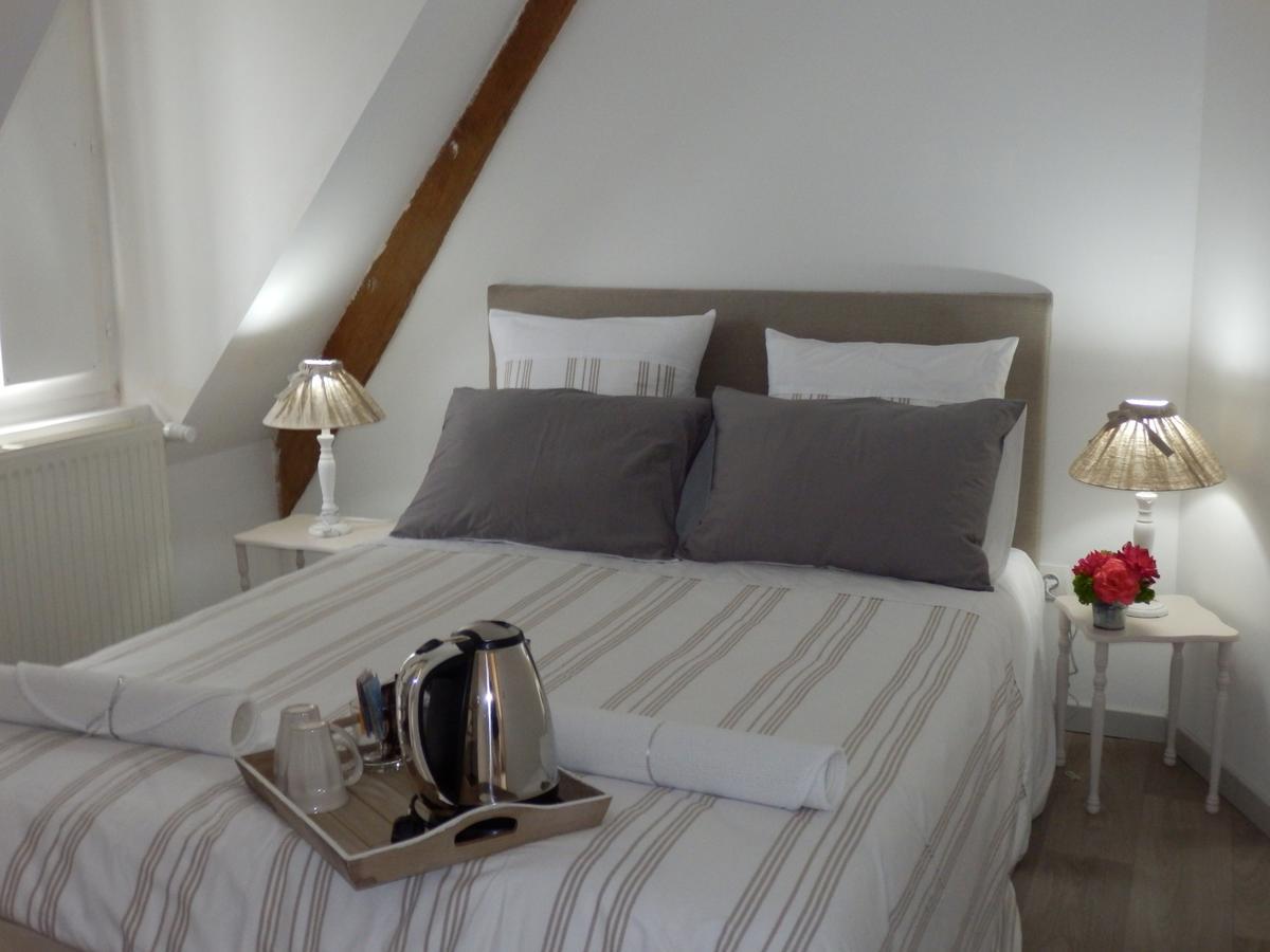 Au Presbytere De Dagmar Erbrée Kamer foto